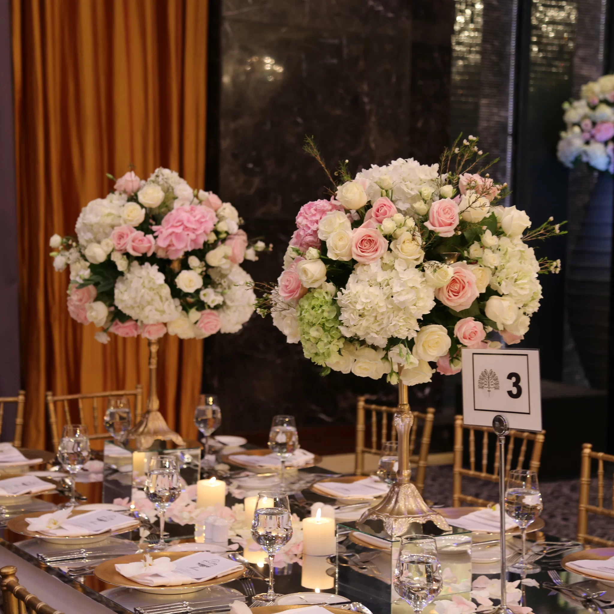 تزيين الكوش بالورود الطبيعية أم الصناعية